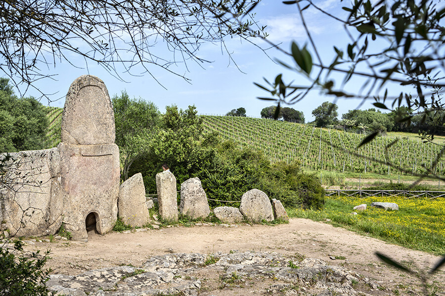 Vacanze a Settembre: Arzachena, la tomba dei Giganti di Coddu Vecchiu